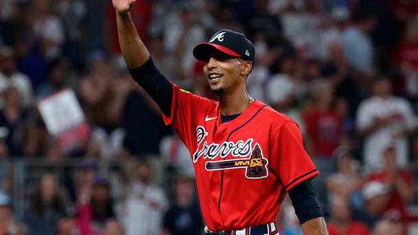 Ray Kerr y los Braves buscan nivelar la Serie Divisional ante los Dodgers. (Foto: MLB.com)