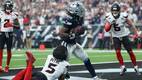 El receptor CeeDee Lamb (88) anota touchdown en el útlimo cuarto contra los Houston Texans en el Reliant Stadium. FOTO: Reuters