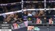 Señora le grita de todo a boxeadores en la orilla del ring / Captura