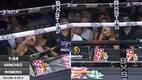 Señora le grita de todo a boxeadores en la orilla del ring / Captura