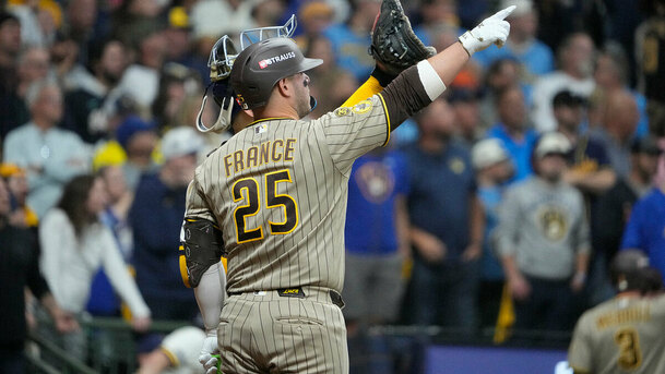 Ty France tuvo el batazo que definió el juego para los Padres. (Foto: MLB.com)