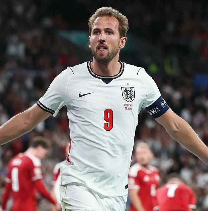 Harry Kane ayuda a Inglaterra con doblete / Reuters