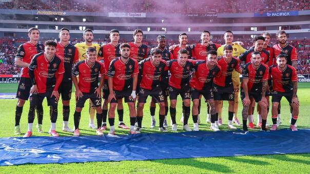 Jugadores del Atlas posan para la foto previo a un partido del torneo Apertura 2026. FOTO: Imago7