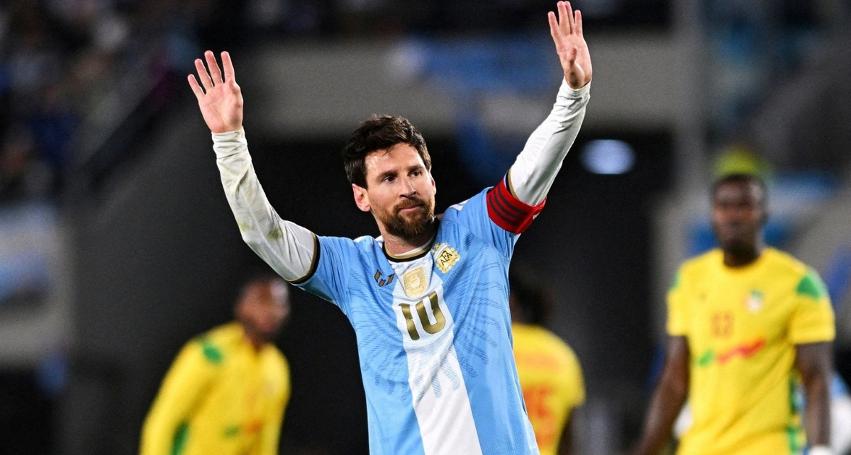 Messi le da el adiós definitivo a la camiseta Albiceleste con emotivo post en redes sociales. (Reuters)