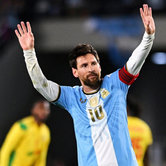 Messi le da el adiós definitivo a la camiseta Albiceleste con emotivo post en redes sociales. (Reuters)