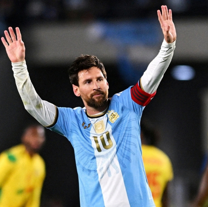 Messi le da el adiós definitivo a la camiseta Albiceleste con emotivo post en redes sociales. (Reuters)