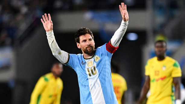 Messi le da el adiós definitivo a la camiseta Albiceleste con emotivo post en redes sociales. (Reuters)