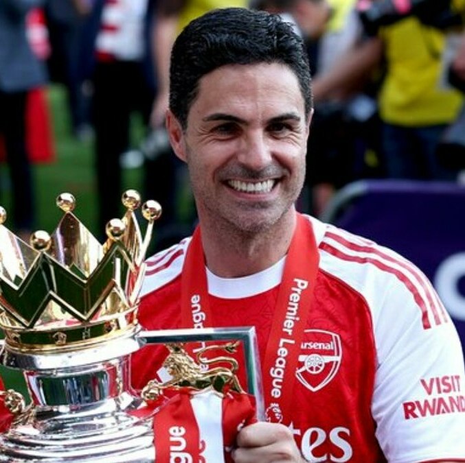 Mikel Arteta renovó como DT del Arsenal hasta 2030 (X @Arsenal)
