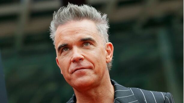 Robbie Williams reveló en entrevista que padece varios trastornos neurológicos desde hace más de 10 años. Foto: Especial