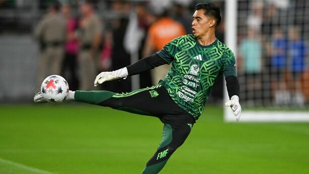 Tala Rangel se equivocó y le 'regaló' el gol a Julian Hall de Estados Unidos (Fotografía: Imago 7)