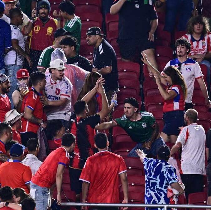 Un sector de la tribuna tuvo un mal comportamiento (Mexsport)