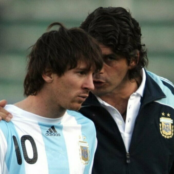 Lionel Messi y Alejandro Mancuso (EFE)