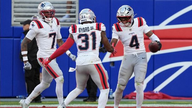 Los Patriots le quitaron el invicto a Bills en Buffalo (Fotografía: Reuters)
