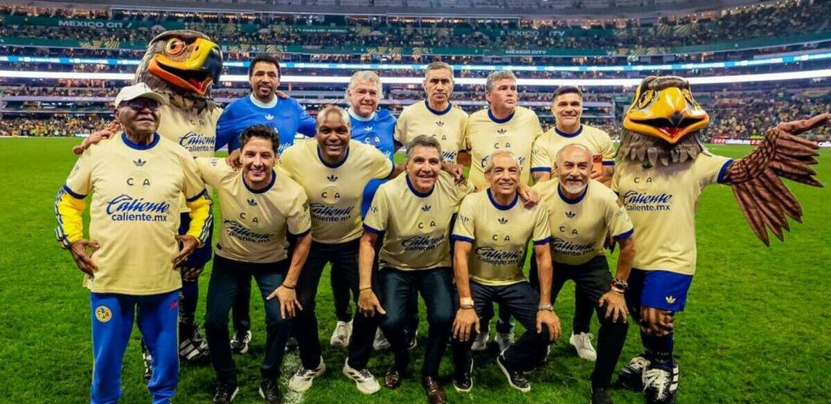 Estas fueron las leyendas que acudieron a los festejos americanistas (Cortesía Club América)
