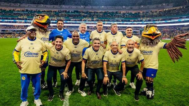 Estas fueron las leyendas que acudieron a los festejos americanistas (Cortesía Club América)