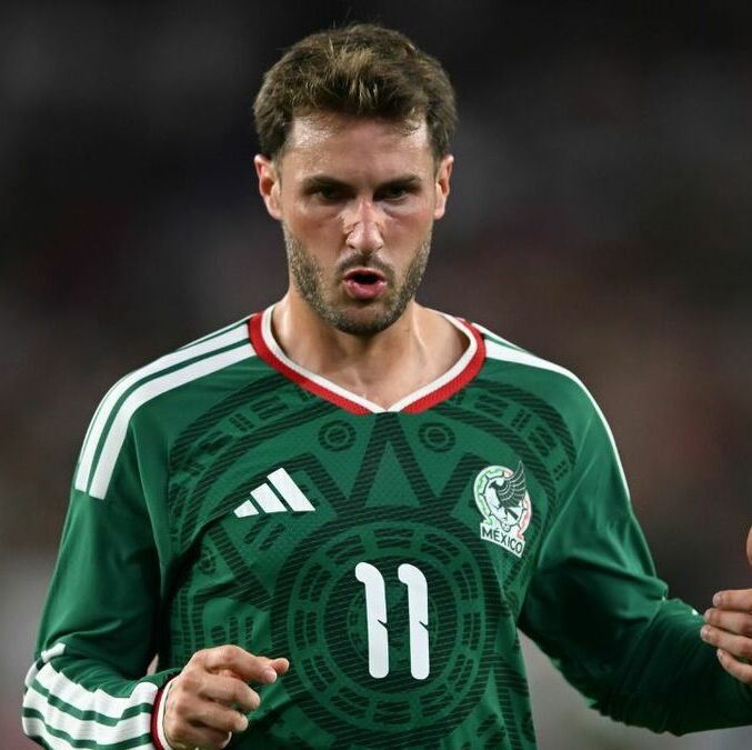 Santiago Gimenez no tuvo una buena actuación con el Tri durante la Fecha FIFA y fue duramente criticado (Fotografía: Imago 7)