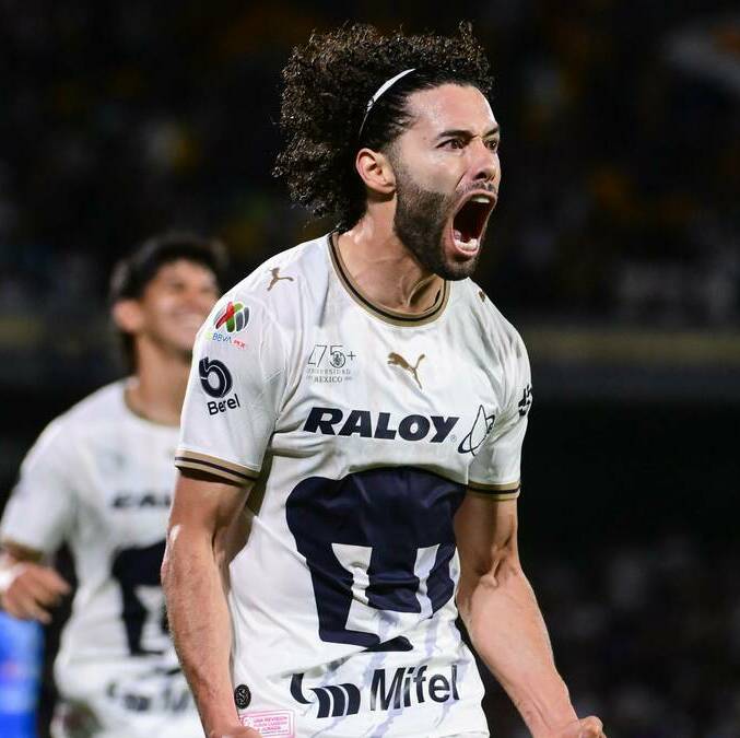 César "Chino " Huerta (Imago7)