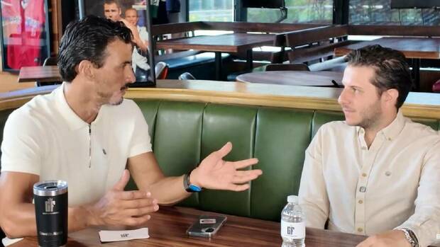 Jonathan Himelfarb, vicepresidente deportivo de Cancún FC, expuso las consecuencias del no ascenso en la Liga de Expansión. FOTO: Captura Capitán Fina
