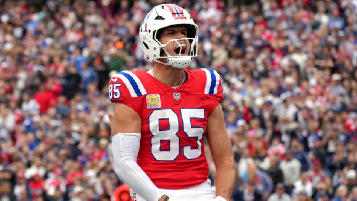 Fernando Mendoza Makes NFL Debut as Patriots Dominate Raiders