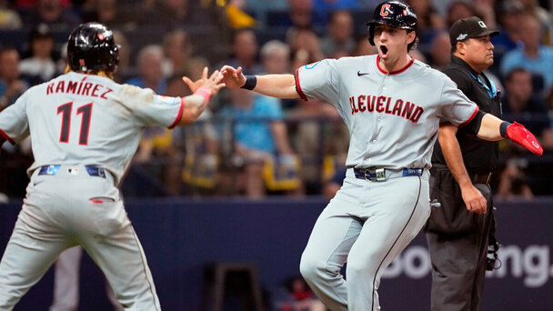 Lowe y Ramírez sellaron el triunfo de los Guardians. (Foto: MLB.com)