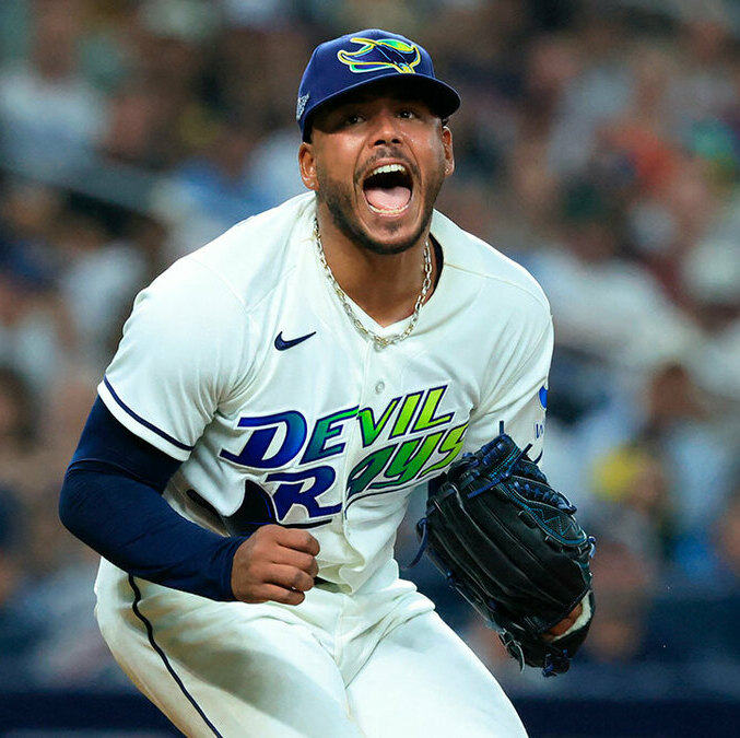 Freddy Peralta condujo la victoria de los Rays en el Juego 2 de la SCLA. (Foto: Reuters)