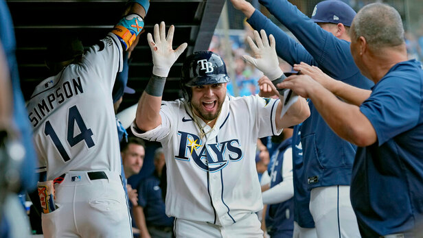 Jonathan Aranda y los Rays buscan barrer a Yankees en la Serie Divisional. (Foto: MLB.com)
