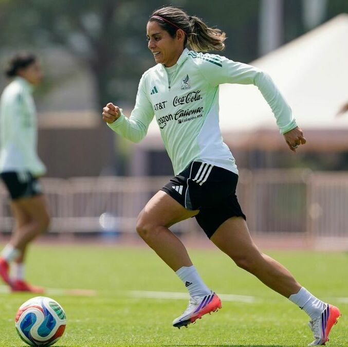 Kenti Robles defendió el proceso de Pedro López con el Tri Femenil (Fotografía: Imago 7)