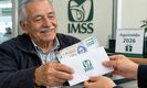 Atención pensionados: esta es la fecha para cobrar el aguinaldo del IMSS 2026. (ChatGPT).