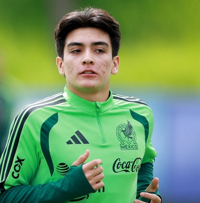 Gilberto Mora podría perderse el juego entre México y Estados Unidos (Reuters)