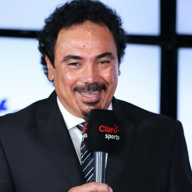 Hugo Sánchez criticó las decisiones del arbitraje mexicano y se postuló para trabajar en el VAR. FOTO: Imago7