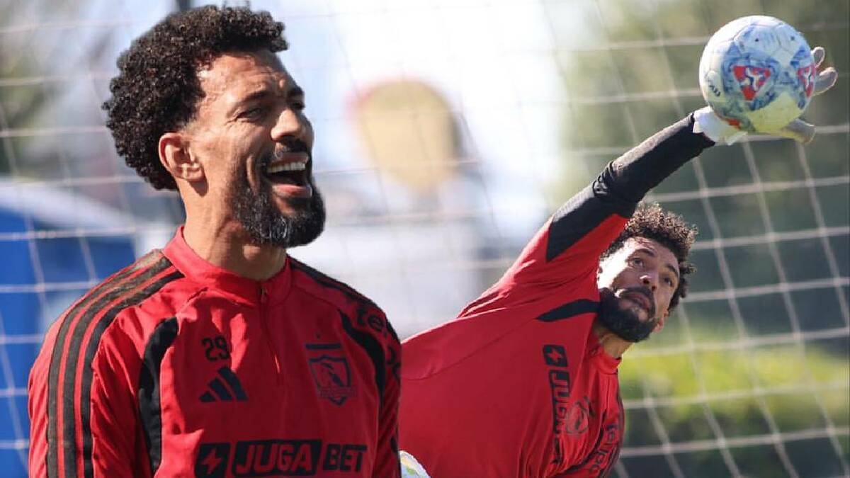 Vozinha, de figura del Mundial 2026 a una posible salida de Colo Colo ¿Con los días contados?
