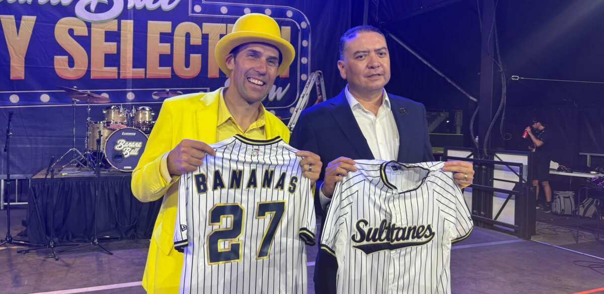 Willie González, VP de Sultanes y Jesse Cole, dueño de Savannah Banana (Cortesía)