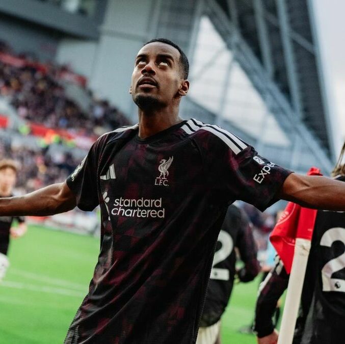 El Liverpool consiguió una victoria muy importante para mantenerse en la pelea por lo alto de la tabla / FOTO: @LFC