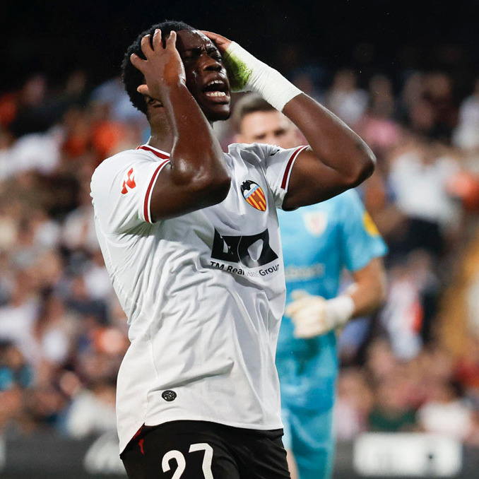 Otorbi dejó ir una de las más claras para el Valencia. (Foto: EFE)