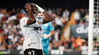 Otorbi dejó ir una de las más claras para el Valencia. (Foto: EFE)