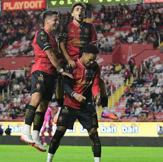Ryan Mmaee marcó el único gol del partido (Imago7)
