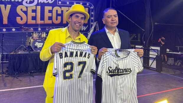 Willie González, VP de Sultanes y Jesse Cole, dueño de Savannah Banana (Cortesía)