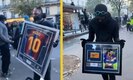Durante los saqueos en Paris se robaron varios artículos de colección de Messi (Captura X @DiarioOle)