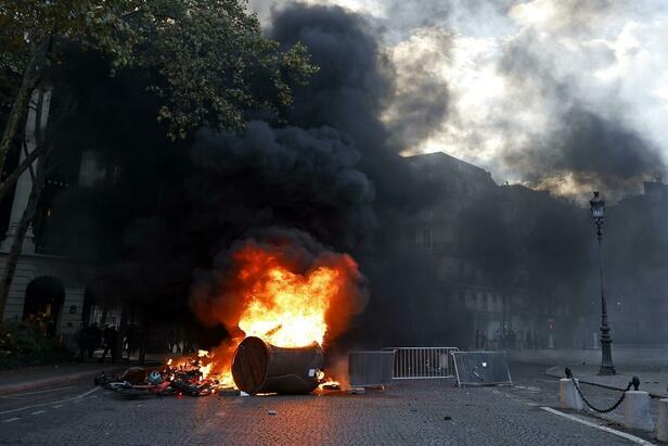 Continúan los actos de violencia en Francia. (Foto: EFE)
