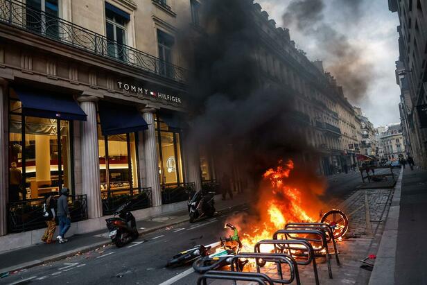 Hay alerta por lo que sucede en Francia. (foto: EFE)