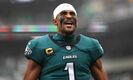 Jalen Hurts recibe diagnóstico médico que pondría fin a su temporada en la NFL 2026. (Reuters).
