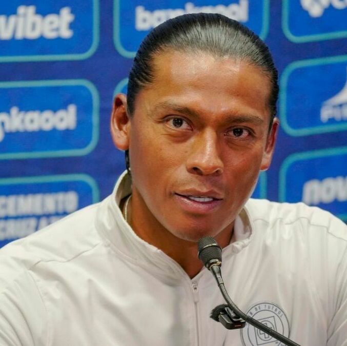 Joel Huiqui compartió que esperan poder contar con plantel completo después del duelo ante Querétaro (Fotografía: imago 7)