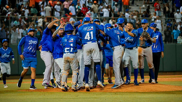 El Licey dejó sin hit al mismo rival en el mismo escenario que hace cuatro años. (Foto: Tigres del Licey)