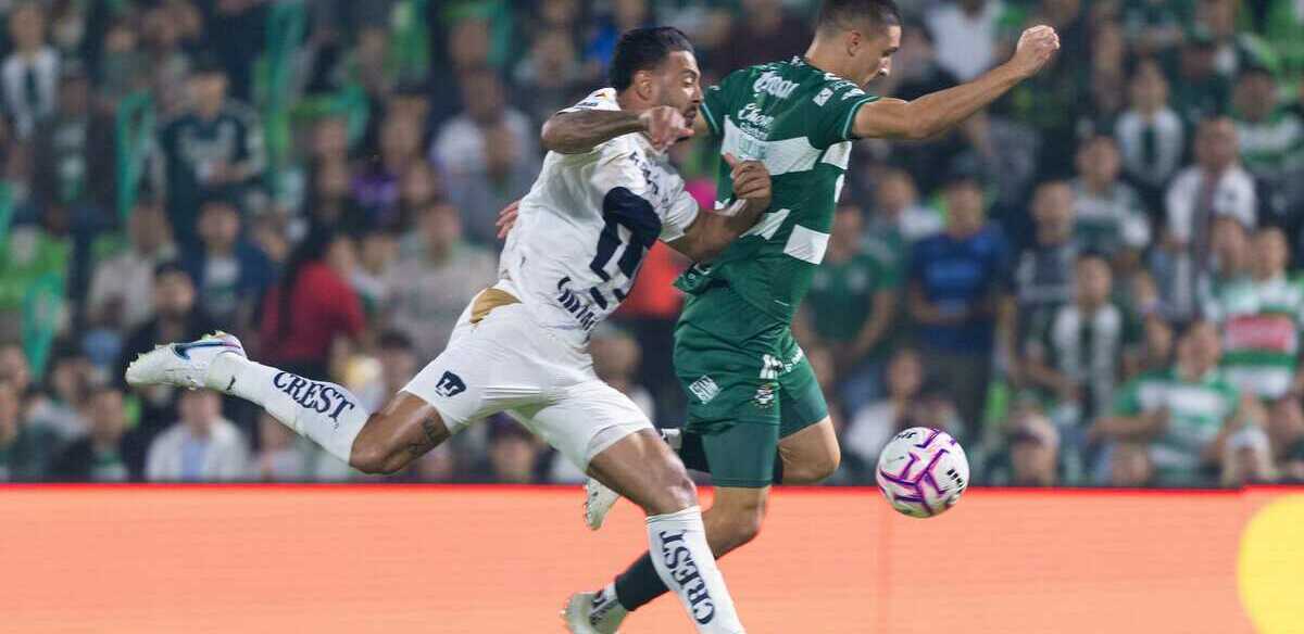 Nathan Silva se hizo expulsar por esta entrada (Mexsport)