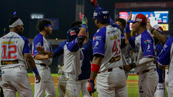 Tiburones cortó una racha de 4 derrotas y mejoró a 3-4 su foja en la LVBP 2026. (Foto: Tiburones de La Guaira)