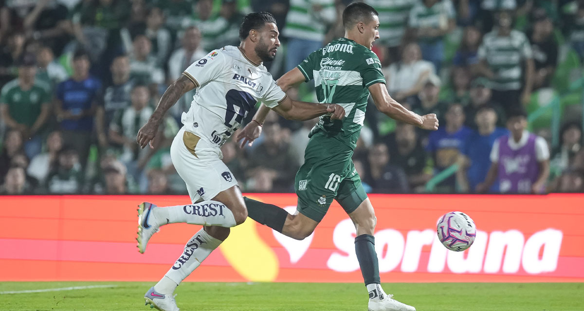Nathan Silva fue expulsado por esta entrada a Bullaude. (Foto: Imago7)