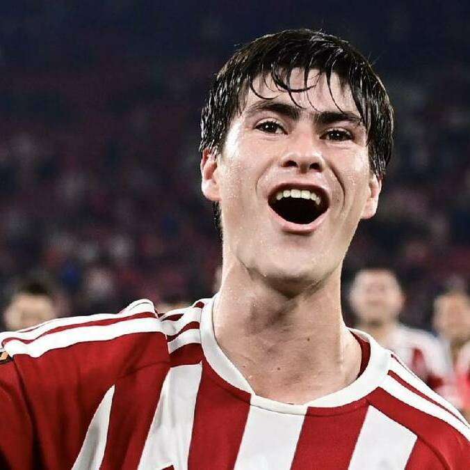 Prensa en Gregia elogía a Hormiga González / X: Olympiacos