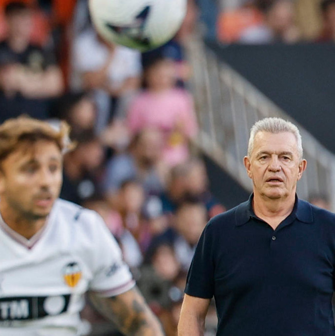 Javier Aguirre esrá preocupado por el paso del Valencia. (Foto: EFE)