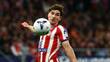 Julián Álvarez controla el balón durante el partido entre el Atlético de Madrid y el Deportivo de A Coruna. FOTO: Reuters