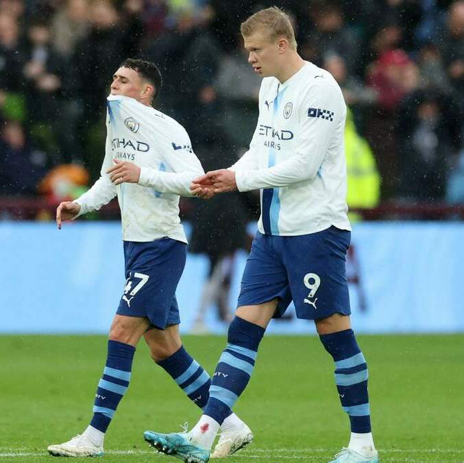 Phil Foden y Erling Haaland (Reuters)